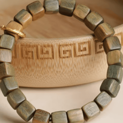 Tibetan sandalwood open light bracelet