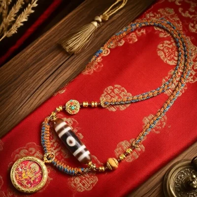 Neo-Chinese Tibetan Dzi Bead Necklace